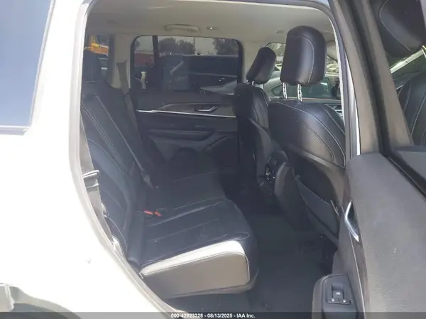 1C4RJGBG4PC648618 2023 JEEP GRAND CHEROKEE - Image 8