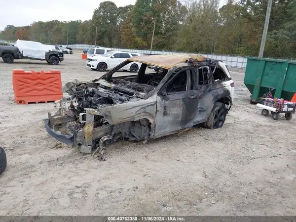 1C4RJGBG6RC211643 2024 JEEP GRAND CHEROKEE - Image 2