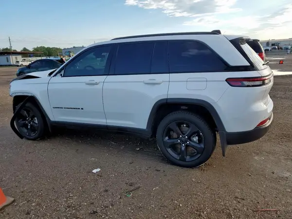 1C4RJGBG6SC284338 2025 JEEP GRAND CHEROKEE - Image 2