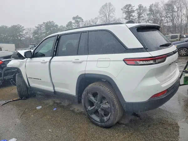 1C4RJGBG8SC372923 2025 JEEP GRAND CHEROKEE - Image 2