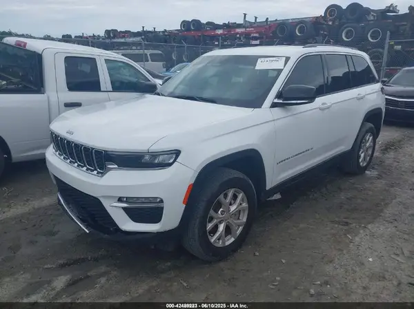 1C4RJGBG9P8893627 2023 JEEP GRAND CHEROKEE - Image 2