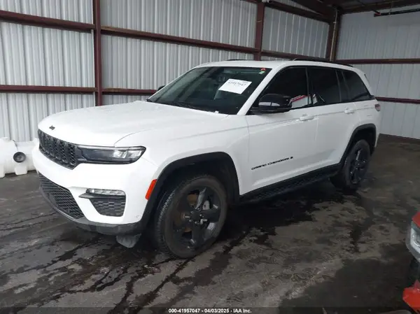 1C4RJGBG9PC503185 2023 JEEP GRAND CHEROKEE - Image 2