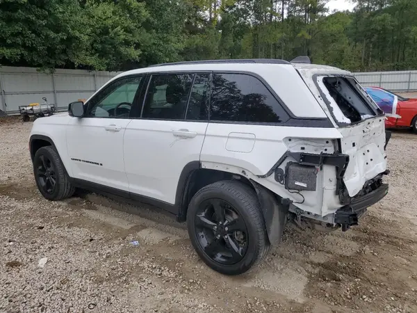 1C4RJGBG9PC520875 2023 JEEP GRAND CHEROKEE - Image 2