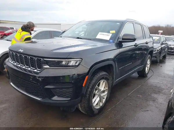 1C4RJHAG0PC518472 2023 JEEP GRAND CHEROKEE - Image 2