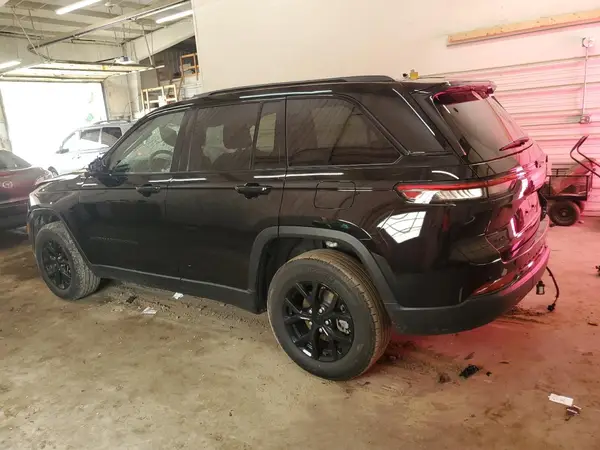 1C4RJHAG0R8937864 2024 JEEP GRAND CHEROKEE - Image 2
