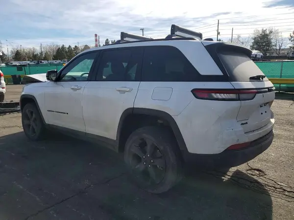 1C4RJHAG0RC112825 2024 JEEP GRAND CHEROKEE - Image 2
