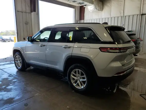 1C4RJHAG0RC159708 2024 JEEP GRAND CHEROKEE - Image 2