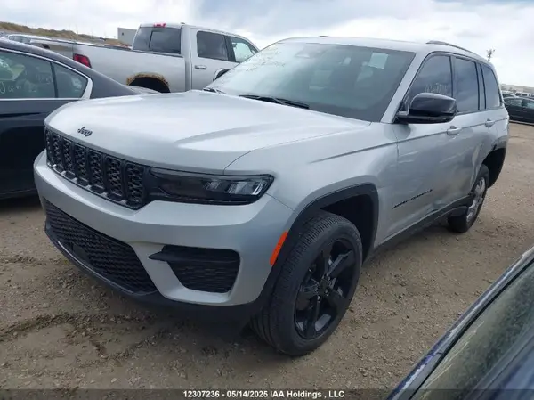 1C4RJHAG0RC203559 2024 JEEP GRAND CHEROKEE - Image 2