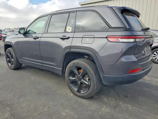 1C4RJHAG0RC697468 2024 JEEP GRAND CHEROKEE - Image 2