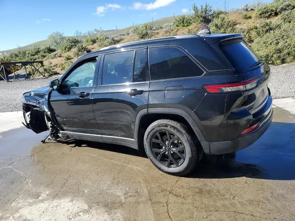 1C4RJHAG0SC323318 2025 JEEP GRAND CHEROKEE - Image 2