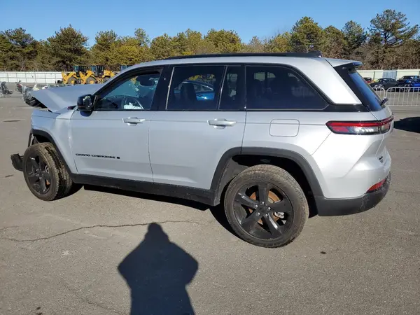 1C4RJHAG1P8765583 2023 JEEP GRAND CHEROKEE - Image 2