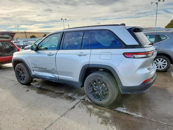 1C4RJHAG1RC108914 2024 JEEP GRAND CHEROKEE - Image 2