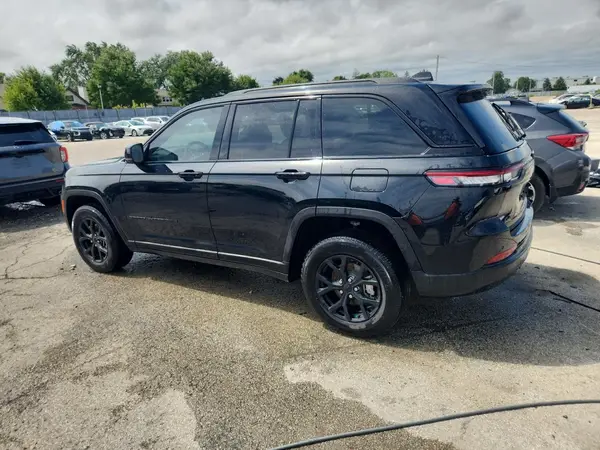 1C4RJHAG1RC142058 2024 JEEP GRAND CHEROKEE - Image 2