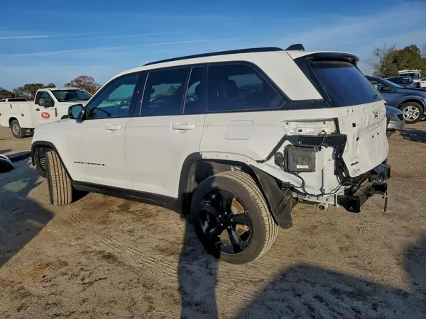 1C4RJHAG1RC223819 2024 JEEP GRAND CHEROKEE - Image 2