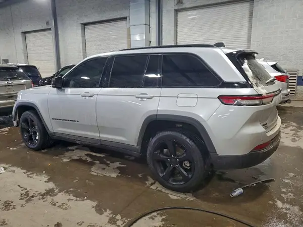 1C4RJHAG2P8850299 2023 JEEP GRAND CHEROKEE - Image 2
