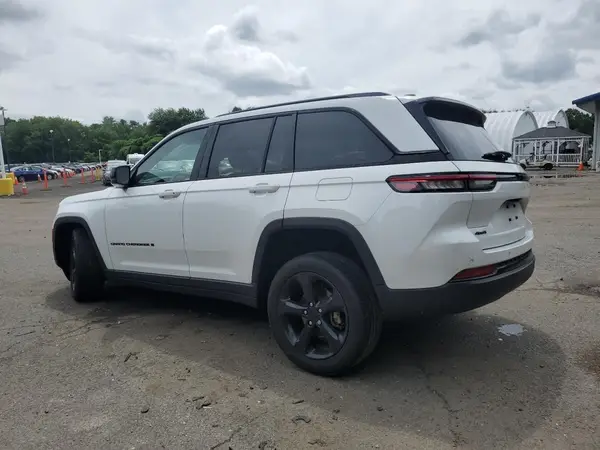 1C4RJHAG2P8882976 2023 JEEP GRAND CHEROKEE - Image 2