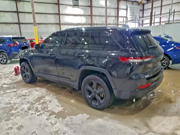 1C4RJHAG2PC510938 2023 JEEP GRAND CHEROKEE - Image 2