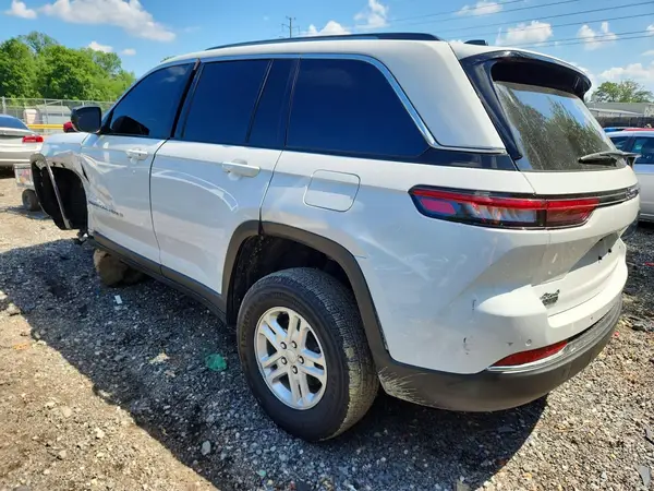 1C4RJHAG2PC533376 2023 JEEP GRAND CHEROKEE - Image 2