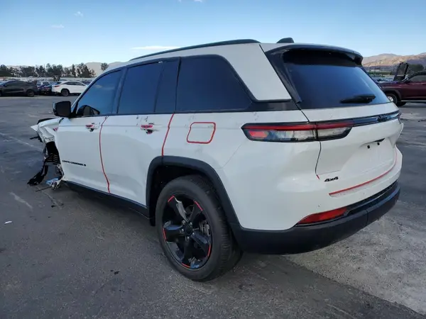 1C4RJHAG2PC562604 2023 JEEP GRAND CHEROKEE - Image 2