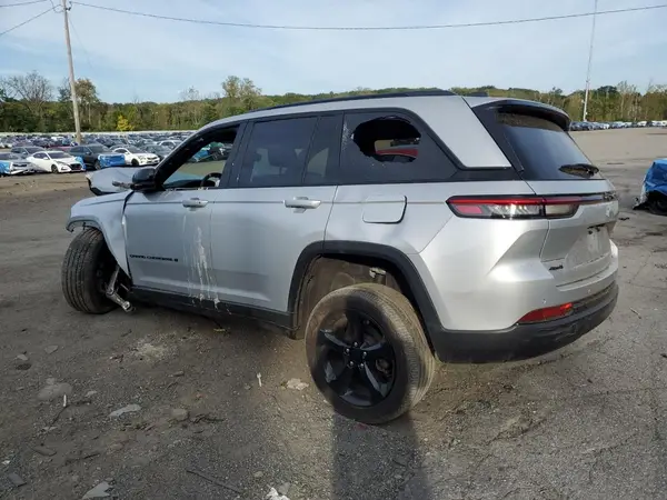 1C4RJHAG2PC580648 2023 JEEP GRAND CHEROKEE - Image 2
