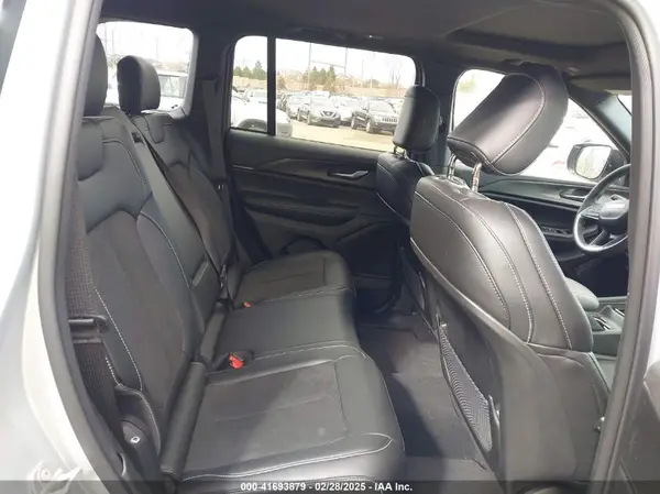 1C4RJHAG2PC660418 2023 JEEP GRAND CHEROKEE - Image 8