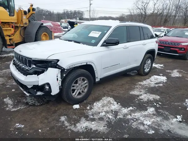 1C4RJHAG2PC660919 2023 JEEP GRAND CHEROKEE - Image 2