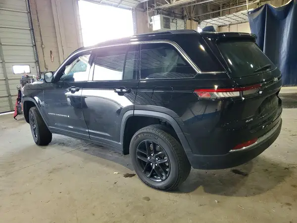 1C4RJHAG2RC160195 2024 JEEP GRAND CHEROKEE - Image 2