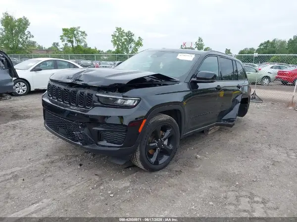 1C4RJHAG2RC255291 2024 JEEP GRAND CHEROKEE - Image 2