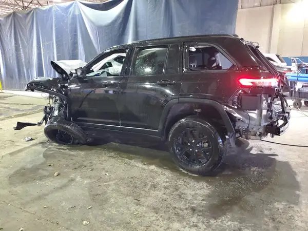 1C4RJHAG2S8656798 2025 JEEP GRAND CHEROKEE - Image 2