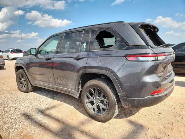 1C4RJHAG2SC279628 2025 JEEP GRAND CHEROKEE - Image 2