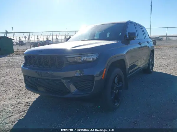 1C4RJHAG2SC315415 2025 JEEP GRAND CHEROKEE - Image 2