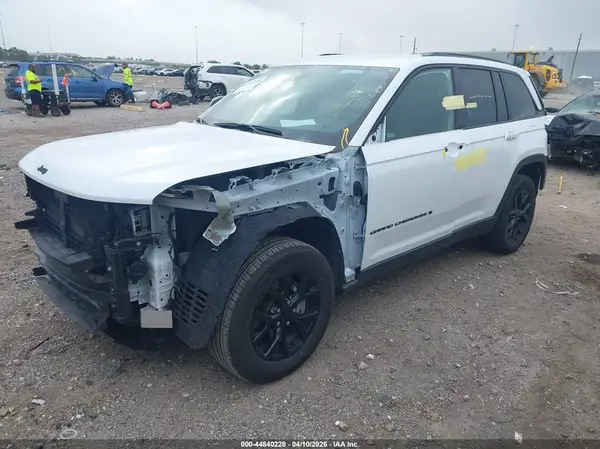 1C4RJHAG2SC323112 2025 JEEP GRAND CHEROKEE - Image 2