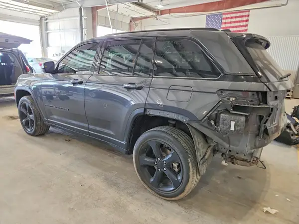 1C4RJHAG3P8866835 2023 JEEP GRAND CHEROKEE - Image 2