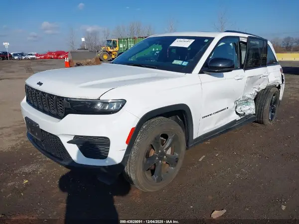 1C4RJHAG3PC519499 2023 JEEP GRAND CHEROKEE - Image 2