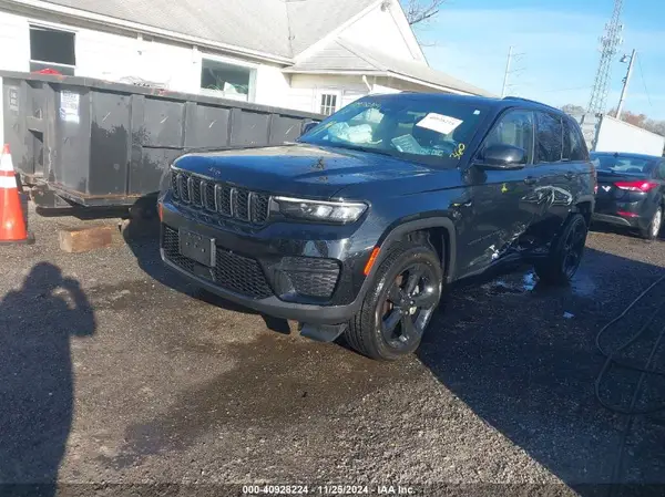 1C4RJHAG3PC535895 2023 JEEP GRAND CHEROKEE - Image 2