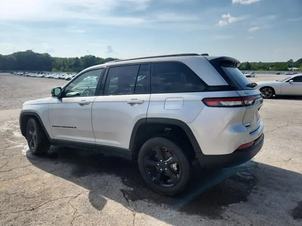 1C4RJHAG3PC661867 2023 JEEP GRAND CHEROKEE - Image 2