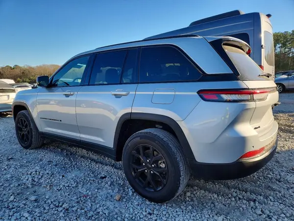1C4RJHAG3RC108672 2024 JEEP GRAND CHEROKEE - Image 2