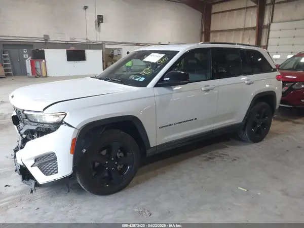 1C4RJHAG3RC211204 2024 JEEP GRAND CHEROKEE - Image 2