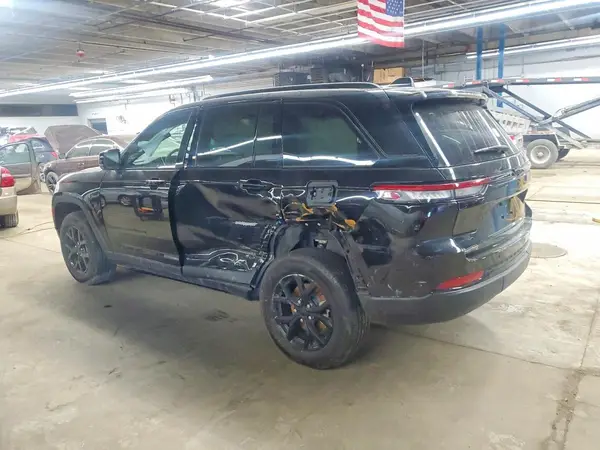 1C4RJHAG3RC243229 2024 JEEP GRAND CHEROKEE - Image 2