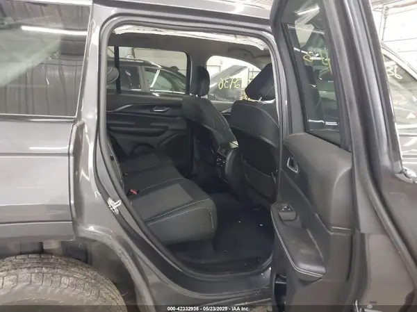1C4RJHAG3RC678977 2024 JEEP GRAND CHEROKEE - Image 8