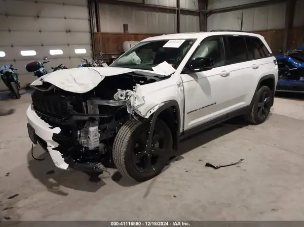 1C4RJHAG3RC698243 2024 JEEP GRAND CHEROKEE - Image 2