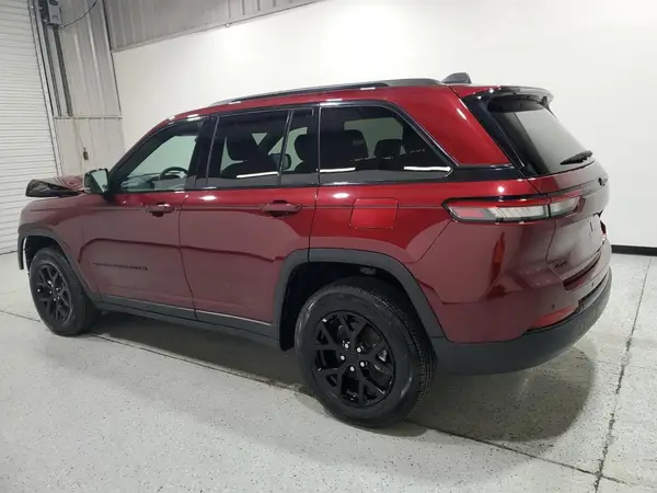1C4RJHAG3S8657006 2025 JEEP GRAND CHEROKEE - Image 2
