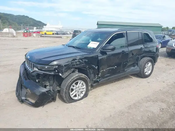 1C4RJHAG3SC309056 2025 JEEP GRAND CHEROKEE - Image 2
