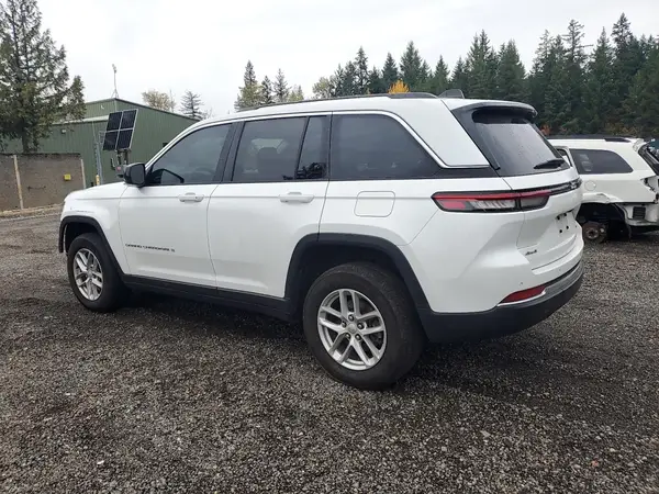 1C4RJHAG4P8889959 2023 JEEP GRAND CHEROKEE - Image 2