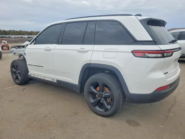 1C4RJHAG4PC505305 2023 JEEP GRAND CHEROKEE - Image 2