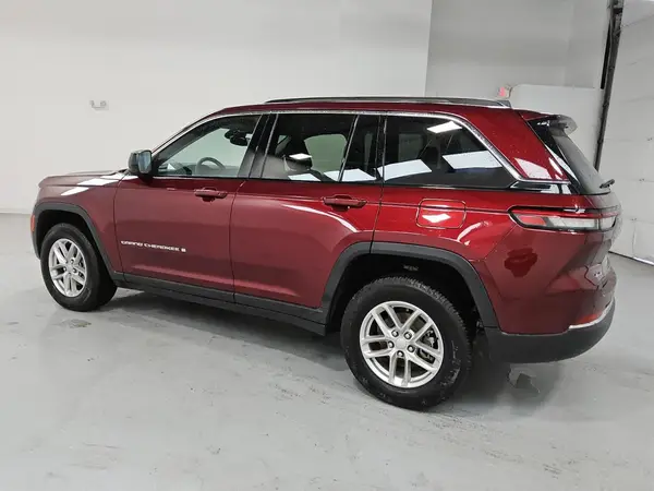 1C4RJHAG4PC532925 2023 JEEP GRAND CHEROKEE - Image 2