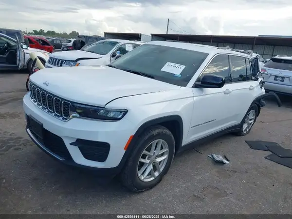 1C4RJHAG4PC561082 2023 JEEP GRAND CHEROKEE - Image 2