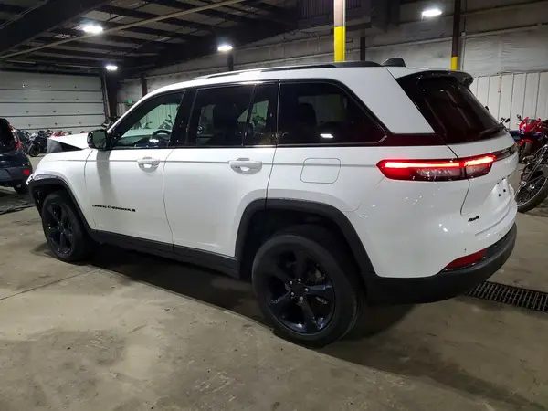 1C4RJHAG4PC645497 2023 JEEP GRAND CHEROKEE - Image 2