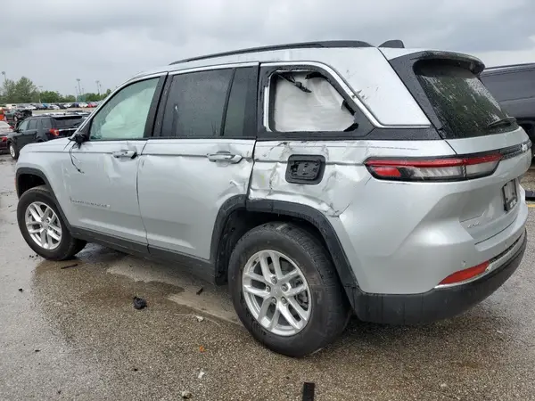1C4RJHAG4R8570242 2024 JEEP GRAND CHEROKEE - Image 2