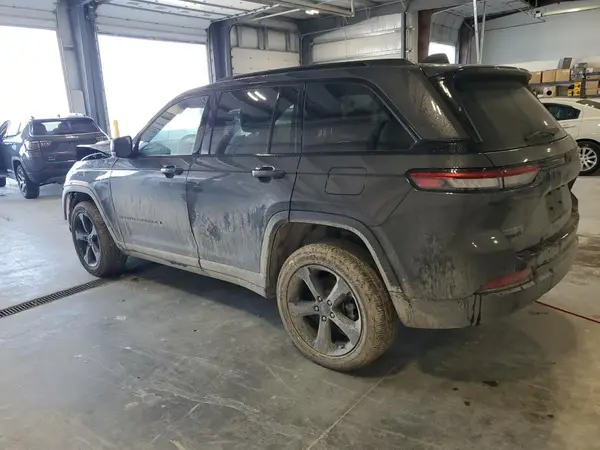 1C4RJHAG4RC194493 2024 JEEP GRAND CHEROKEE - Image 2